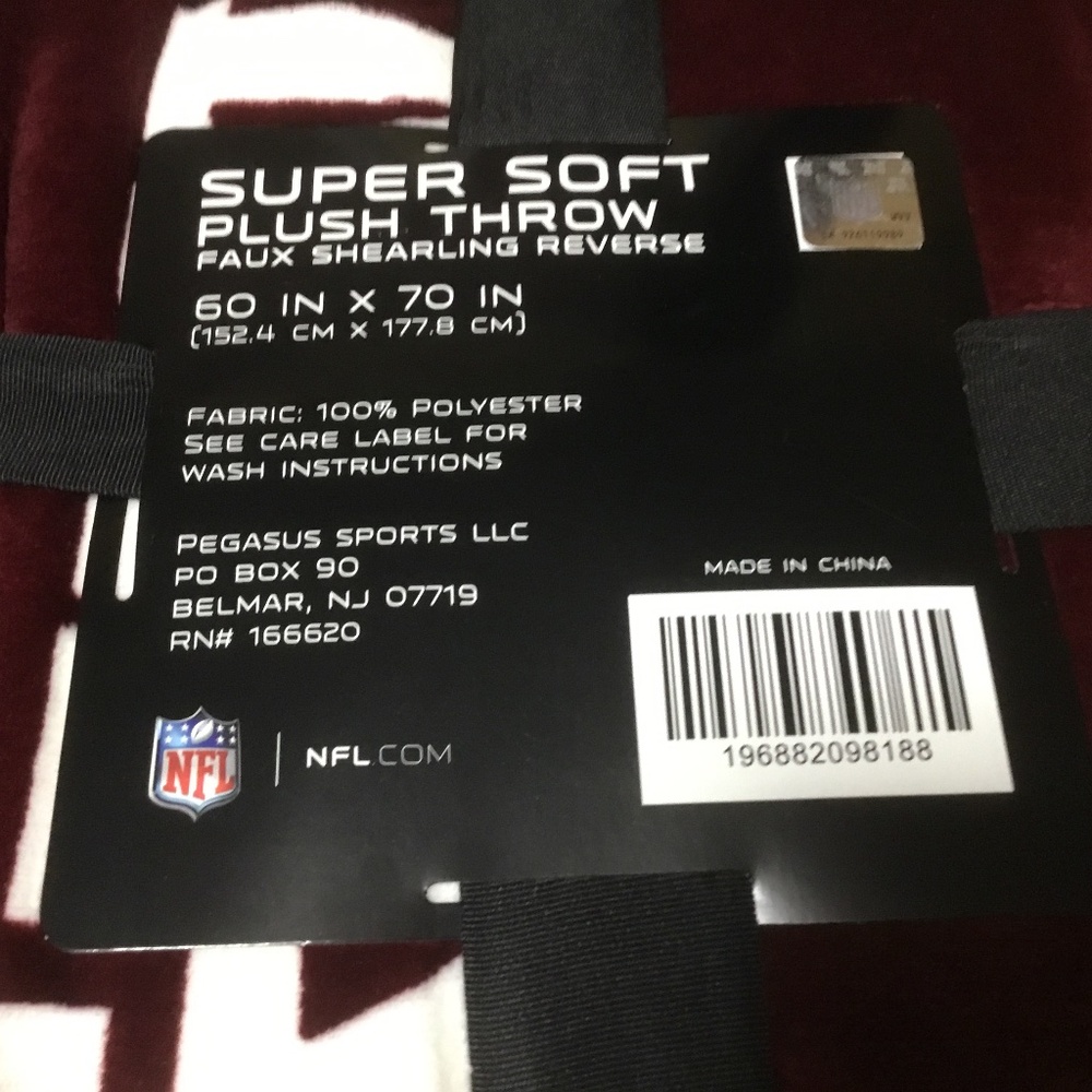 NFL Washington Commanders Super Soft Plush Throw (60 in x 70 in) NEW! - Picture 7 of 8